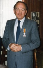 1985 Joop Felix Sylvester onderscheiding