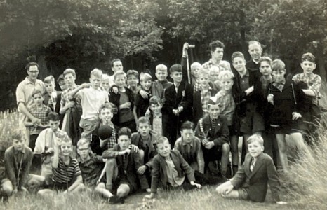 1957 kamp Esbeek Piet Bloem Martien Habraken kapelaan van Gorp en zoon van boer-meneer van Dal