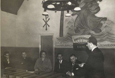 1960 Afscheid dirigent Cor Suijs met toespraak Martien Habraken in de Ark