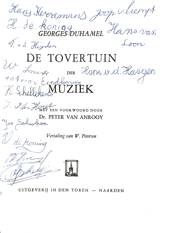 1962 Kaft boek uit Neerpelt van Cor Suijs: jongens schreven er zelf hun naam op