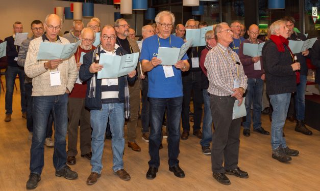 Cantasona repeteert en zingt