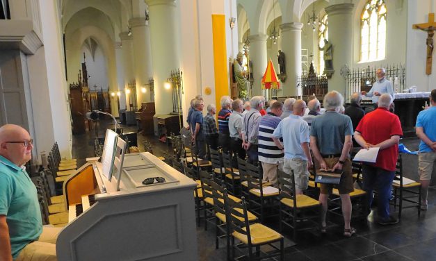 Foto: 1e repetitie van de Zangers van Cantasona