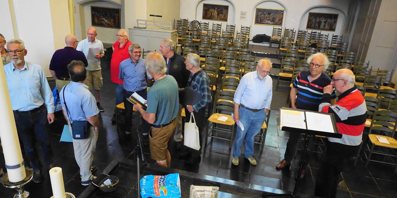 Foto: 1e repetitie van de Zangers van Cantasona