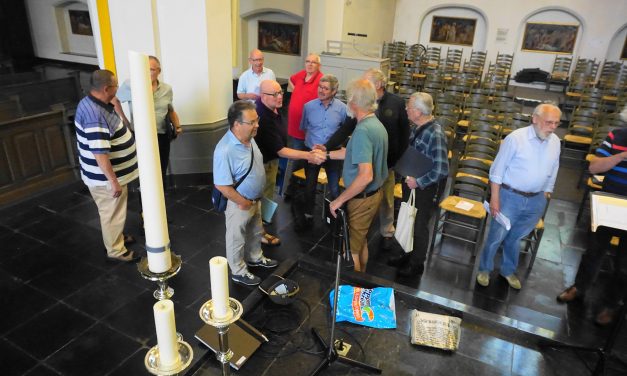 Foto: 1e repetitie van de Zangers van Cantasona